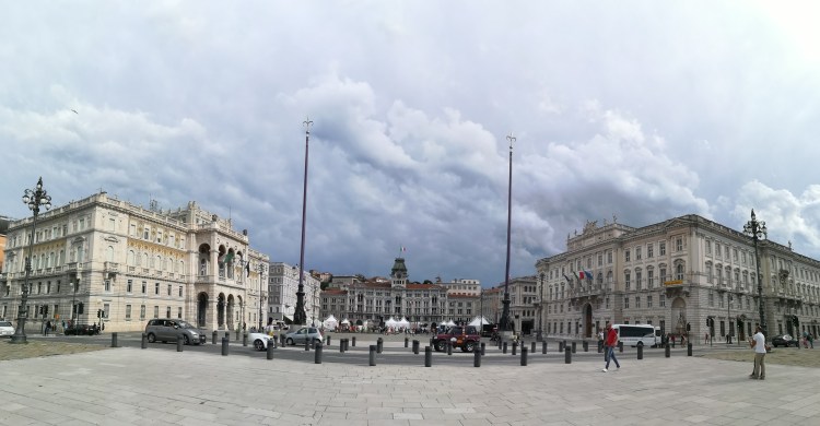 Piazza_Unità_d'Italia_(Trieste)_03